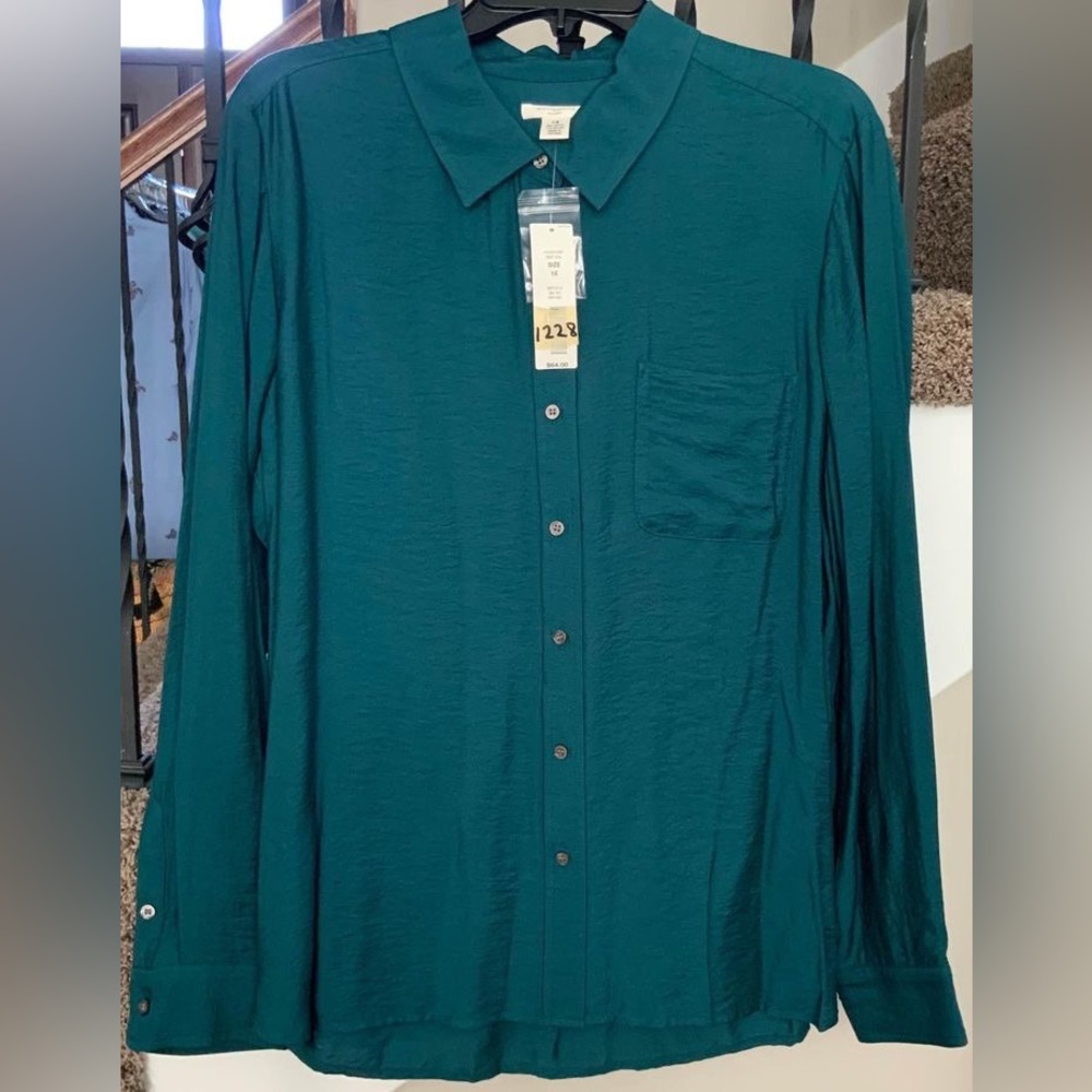 Womens BRAND NEW Size 1X Long Sleeve Top.   #1228